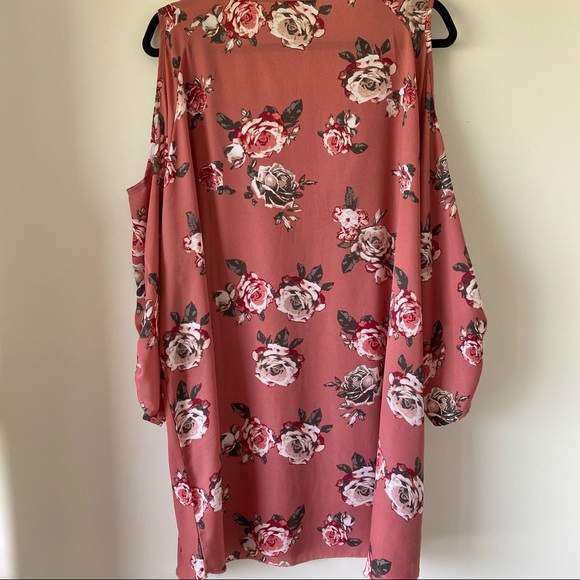 Plus size Floral Tunic - Picture 6 of 6